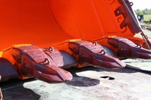 Hitachi EX2500 Bucket Rebuild